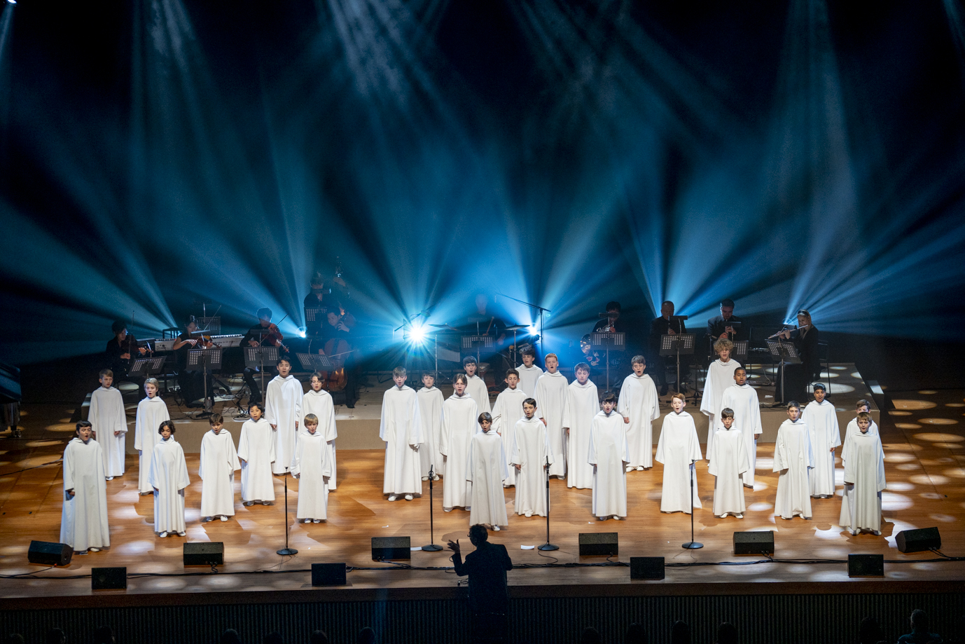 天使が舞い降りた少し早いクリスマスの夜 Libera Angel Voices Tour 19 が開幕 株式会社ウィステリアプロジェクトのプレスリリース