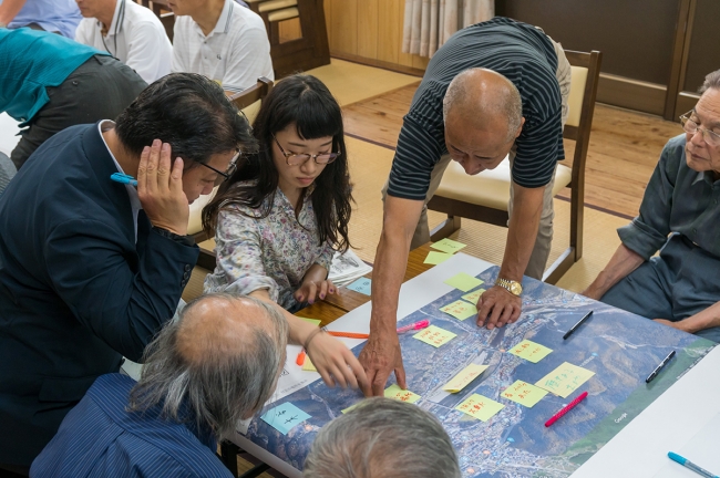 2019年7月 奈良県吉野町で開催された第1回ワークショップの模様、地元住民と学生の間で、蔵改修に向けて様々なアイデアが出された