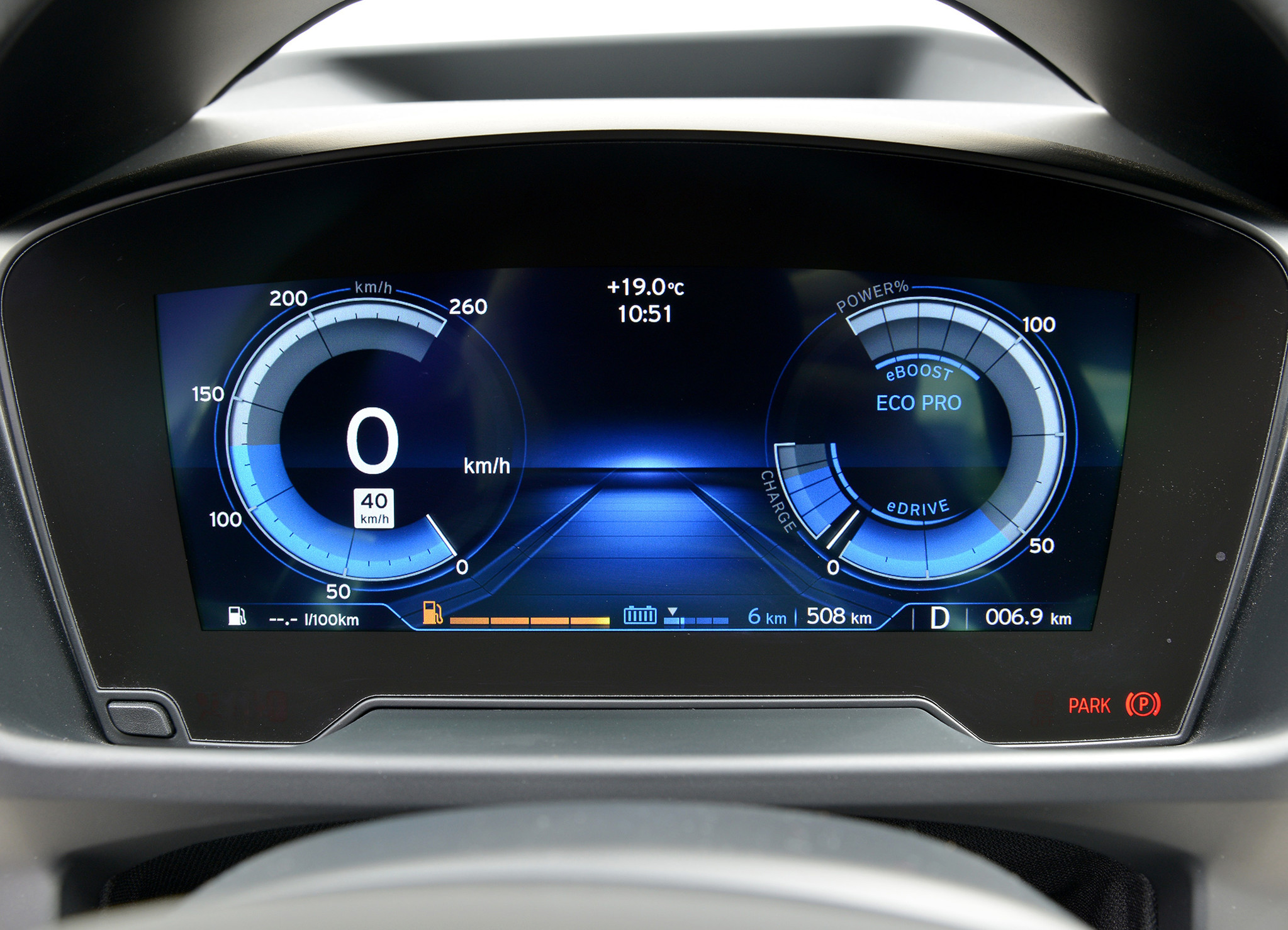  Apple、エアコン、シート、インストルメントクラスターなどの新たな統合によりCarPlayの拡大を目指す