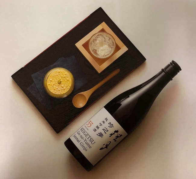 （盆左）日本酒 吟之夢のリ・オ・レ（Riz au lait）、（盆右）あんみつのYUZU SAKE風味、（右下）「桂月-吟之夢 純米吟醸酒55 -」