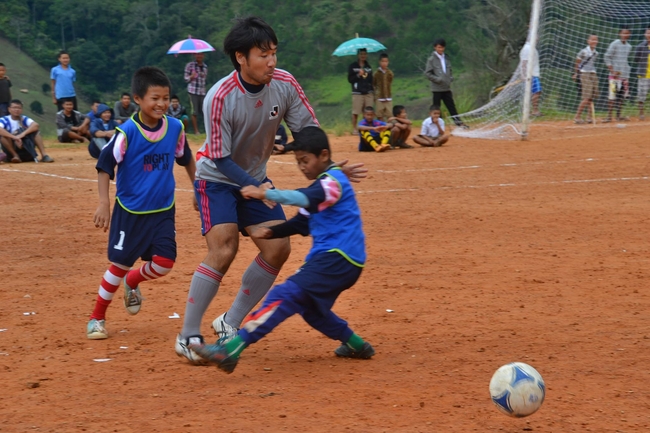 ワールドカップの年 世界難民の日に合わせてタイにあるミャンマー ビルマ 難民キャンプ で サッカーフェスティバル が開幕 公益社団法人シャンティ国際ボランティア会のプレスリリース