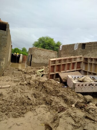 倒壊した家屋（パキスタン・チャールサダ）@KKF