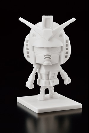 シャア・アズナブルをイメージした『機動戦士ガンダム シャア専用PC& 