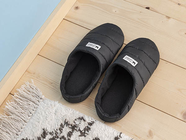 kippis［キッピス］ ふわ軽＆あったかい ダウン風ルームシューズ／『InRed』2022年12月号増刊［1290円（税込）］付録