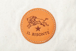 ヌメ革タグにイル ビゾンテの ロゴを刻印！