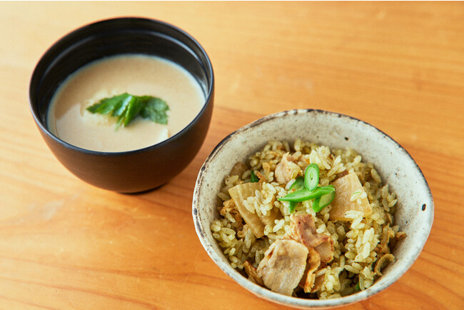 【ご飯、お吸い物】茶葉香る 豚肉と大根の炊き込みご飯／枝豆まる豆腐の味噌豆乳椀