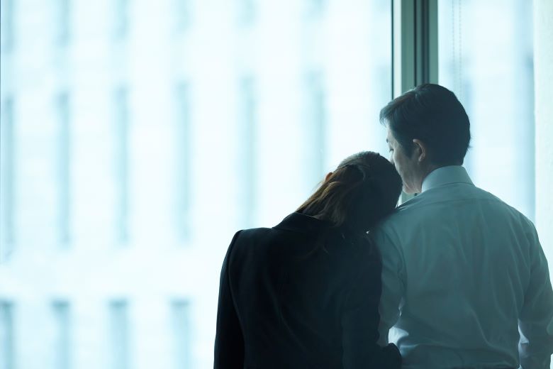 社内恋愛に関するアンケートを実施 付き合っていることを職場で隠し続けることは難しい 東晶貿易株式会社のプレスリリース