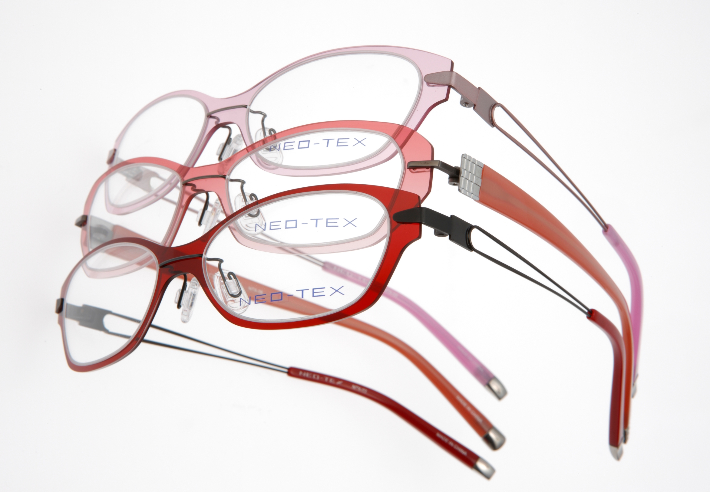 メガネの常識を変えていく 新開発フレーム ｎｅｏ ｔｅｘ 誕生 ７月５日 金 ｔｖｃｍのオンエアと同時に新発売 株式会社メガネトップのプレスリリース