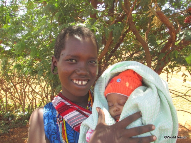 ケニアのお母さんと赤ちゃん