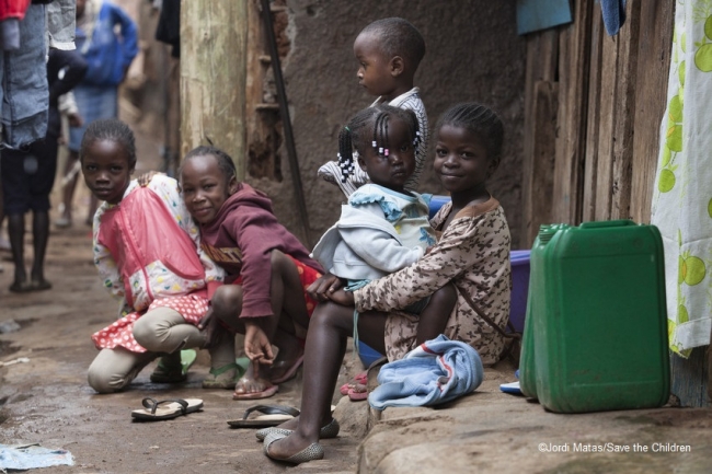 アフリカ最大のスラム街の一つとされるキベラ（ケニア）の子どもたち