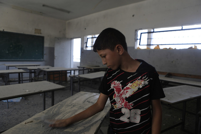 ライアンさん（13歳）が通うガザ市シェジャイヤ地区の学校は爆撃で使用できない状態に ©Anas Baba/Save the Children