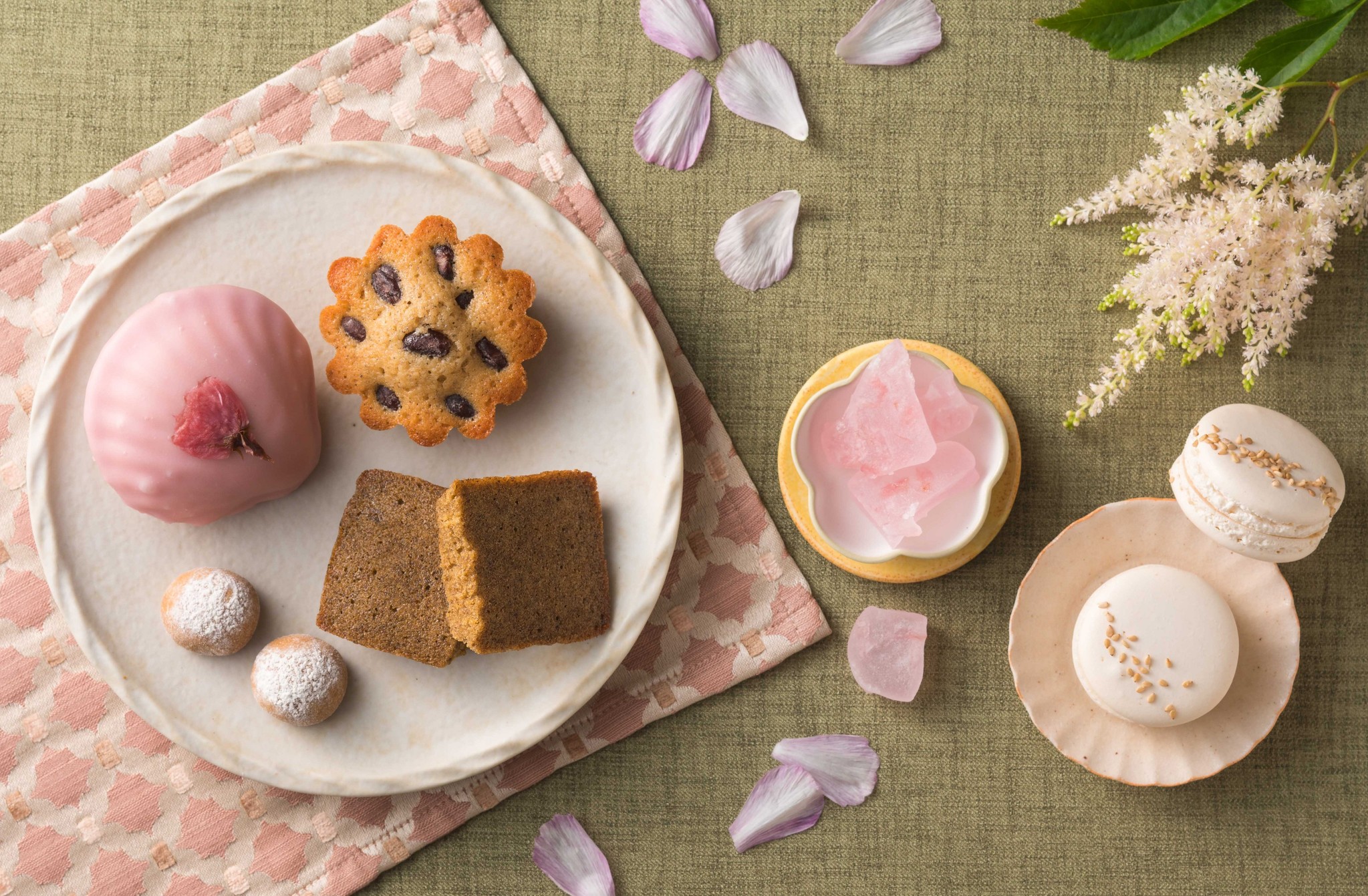 「ホワイトデー スイーツ コレクション 2018」和の食材と洋菓子のアイデアを融合したギフトセット含め計4種