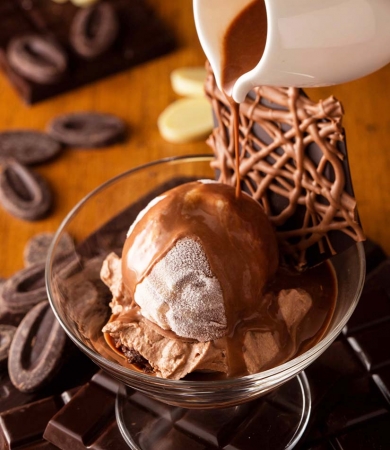 チョコレートパフェ　イメージ