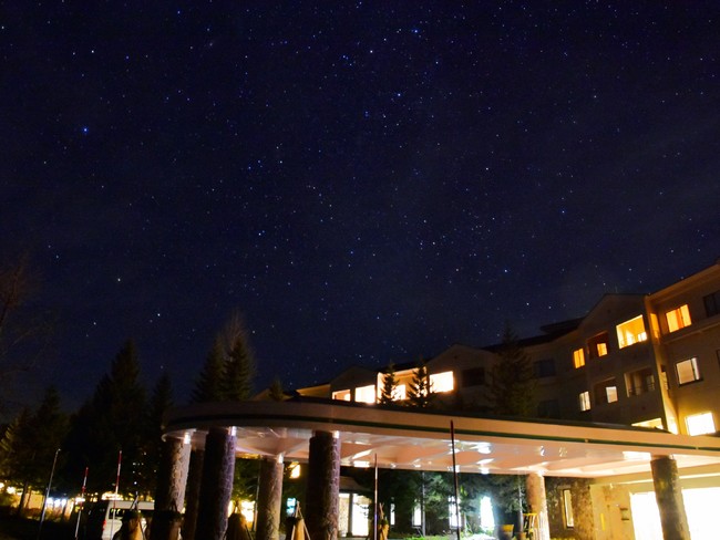 ホテルから見える夜空
