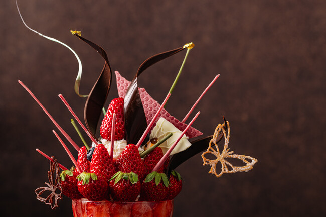 いちごの香りに蝶が引き寄せられて いちごの香りに蝶が引き寄せられて