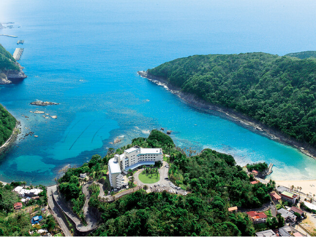 大浦湾と伊豆諸島を一望するオーシャンビューホテル