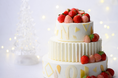 おとぎ話を思わせる可憐なクリスマスケーキが金沢東急ホテルで登場。10月1日(水)より「ホワイトクリスマス」や3段ケーキの「プレミアム・クイーン」など限定販売
