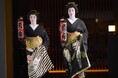 東京・赤坂で受け継がれる伝統芸能とモダンな空間が共鳴。「ザ・キャピトルホテル 東急」ロビーにて赤坂芸者の特別舞台を開催