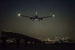 夜の羽田空港沖クルーズイメージ