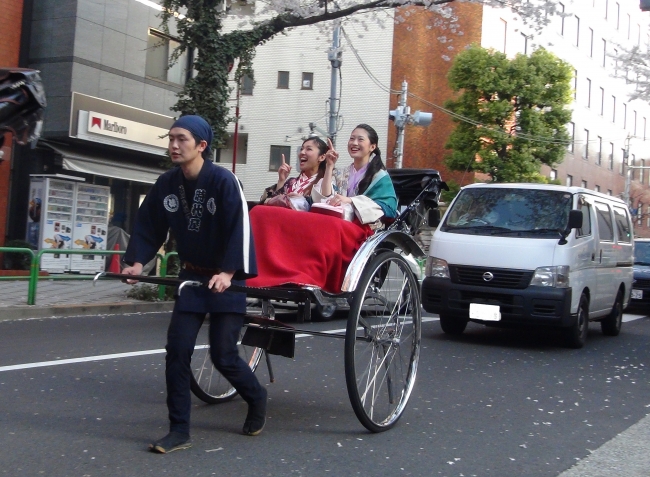 風情あふれる人力車