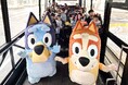 世界的人気アニメ「ブルーイ」が日本にやってきた!バスツアーを実施!