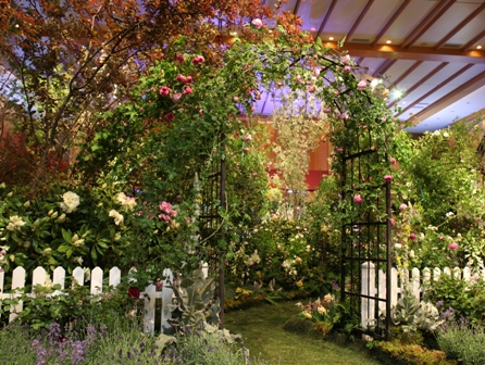 伝統的な田舎の庭園をイメージした英国の庭園