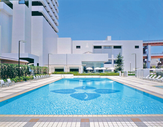 ホテルオークラ神戸 屋外プール