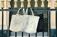 パリ発バッグブランド「q bag paris」、「nest w bag(ネスト ダブル バッグ)」新色発売&ポップアップストア「q bag paris marché at HARAKADO」で販売開始