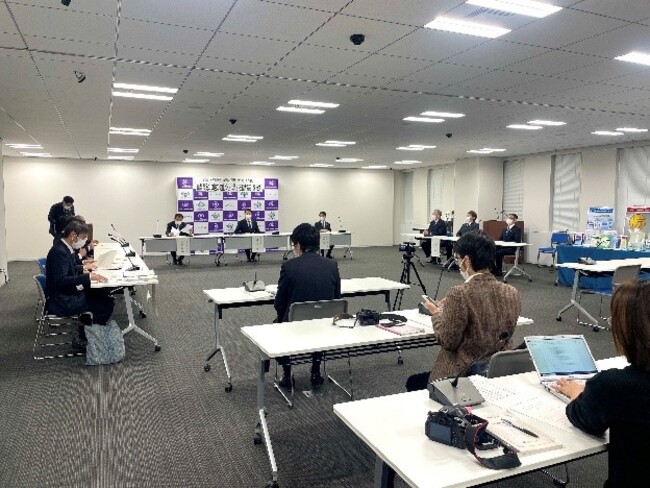 〈締結式の様子〉 〈締結式の様子〉