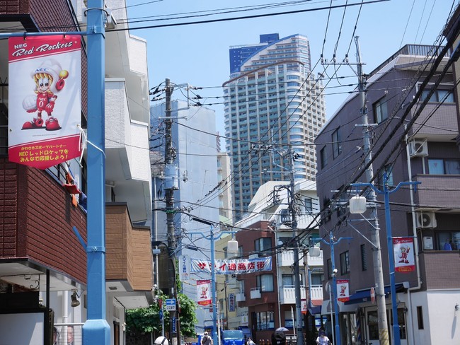 サライ通り商店街へ新規タペストリー設置