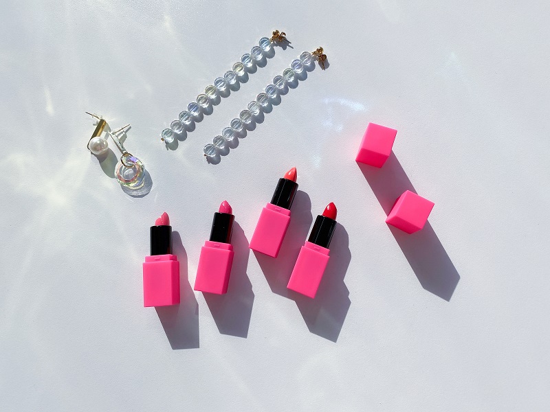 コロン と可愛い ピンキーリップ が最旬カラーにリニューアル 艶感をプラス したフレッシュな新4色で 夏のトレンド顔 が実現 フリュー株式会社のプレスリリース