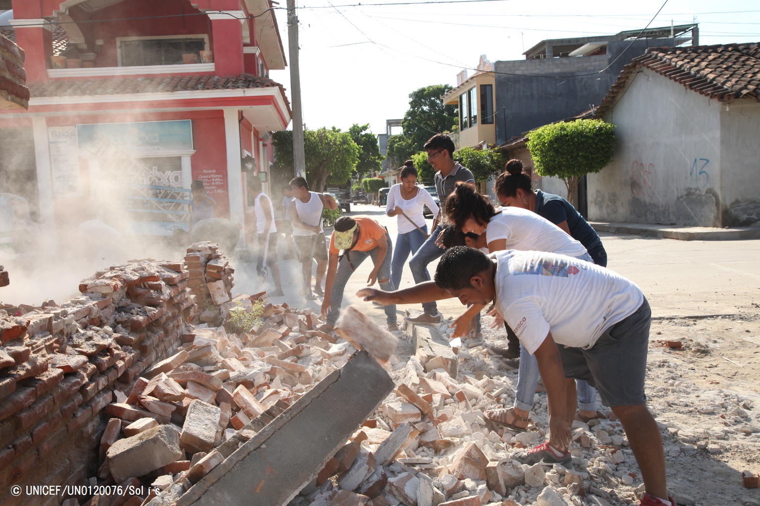 メキシコ地震 緊急事態宣言下に暮らす子ども0万人以上 プレスリリース 公益財団法人日本ユニセフ協会のプレスリリース