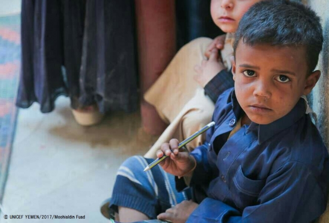 人道支援を待つ子どもたち。© UNICEF YEMEN_2017_Moohialdin Fuad