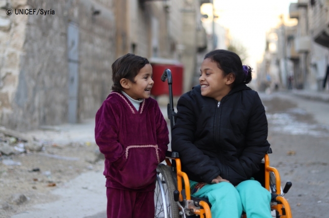 仲良く笑い合う子どもたち。(シリア) © UNICEF_Syria