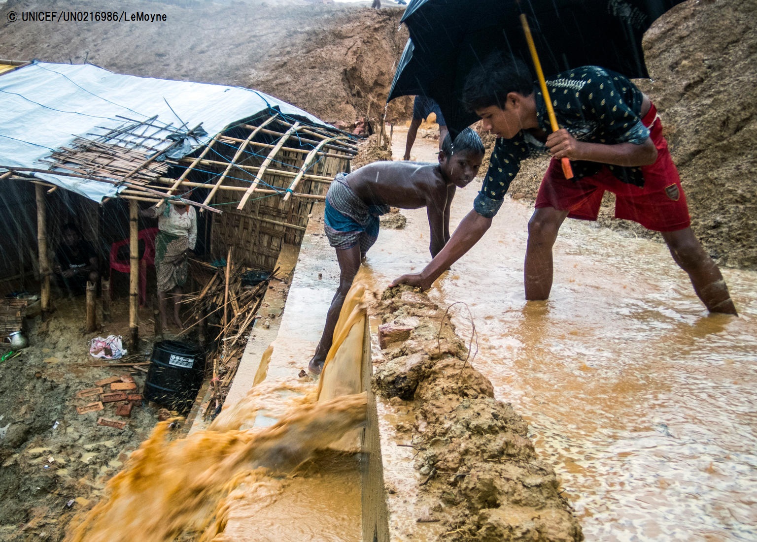 ロヒンギャ危機 バングラデシュ モンスーンの豪雨と強風が難民キャンプ直撃 プレスリリース 公益財団法人日本ユニセフ協会のプレスリリース