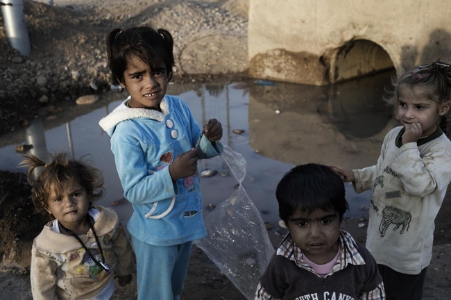© UNICEF/NYHQ2013-1013/Romenzi　難民キャンプに身を寄せるシリア難民の子どもたち