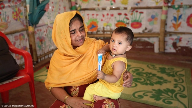 COVID-19のパンデミックにより、ロヒンギャ難民キャンプに滞在する子どもたちが栄養危機にさらされている。© UNICEF Bangladesh_2020_Kettie