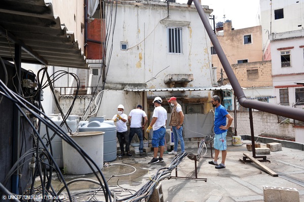 レバノン爆発 安全な飲料水と衛生設備の不足 ユニセフ 水インフラの修復を支援 プレスリリース 公益財団法人日本ユニセフ協会のプレスリリース