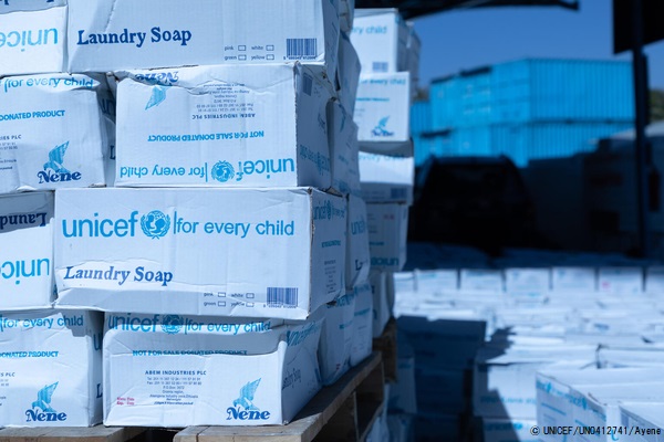 シレに届いたユニセフ・エチオピア事務所からの保健、栄養、衛生物資。(2021年1月30日撮影) © UNICEF_UN0412741_Ayene