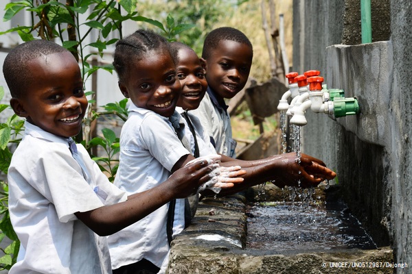 10月15日は 世界手洗いの日 23億人が水 と石けんで手を洗えず 手洗い習慣は保健危機への長期的な対応策 プレスリリース 公益財団法人日本ユニセフ協会のプレスリリース
