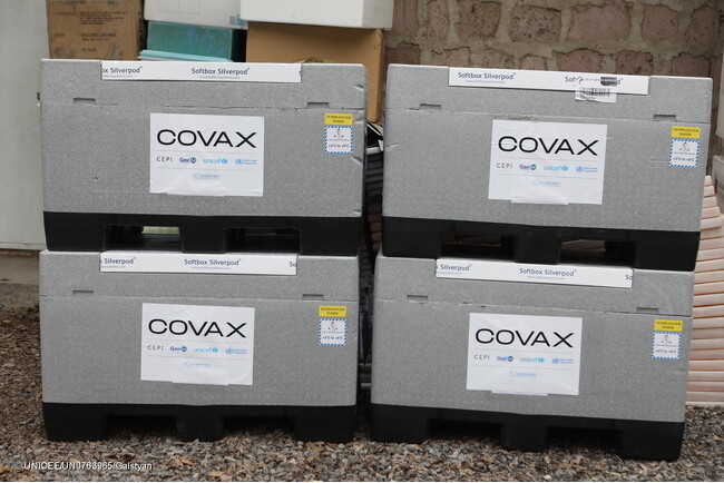 ユニセフがCOVAXを通じて国立疾病予防管理センターに届けたワクチン保冷箱。(アルメニア、2022年9月撮影) (C) UNICEF_UN0763965_Galstyan