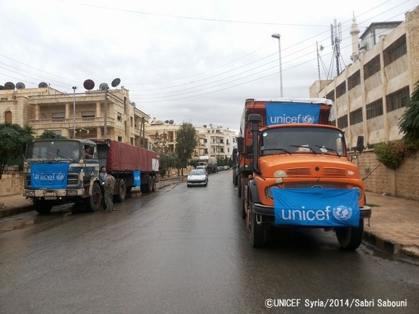 アインアルアラブの子どもたちの命を守る支援物資を運ぶトラック©UNICEF Syria/2014/Sabri Sabouni 