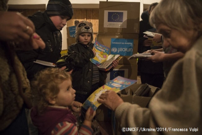 ウクライナ東部における危機で、多くの子どもが影響を受けている。©UNICEF_Ukraine_2014Francesca Volpi