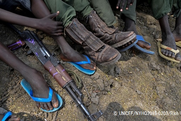 解放された子ども兵士たち（2015年2月撮影）。© UNICEF_NYHQ2015-0203_Rich