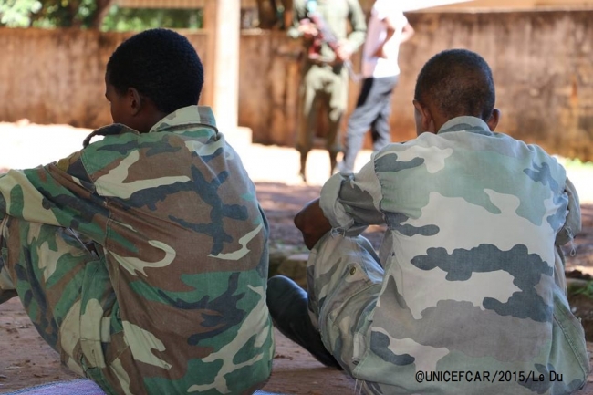 中央アフリカ共和国で武装勢力が子ども300人以上を解放。©UNICEFCAR_2015_Le Du