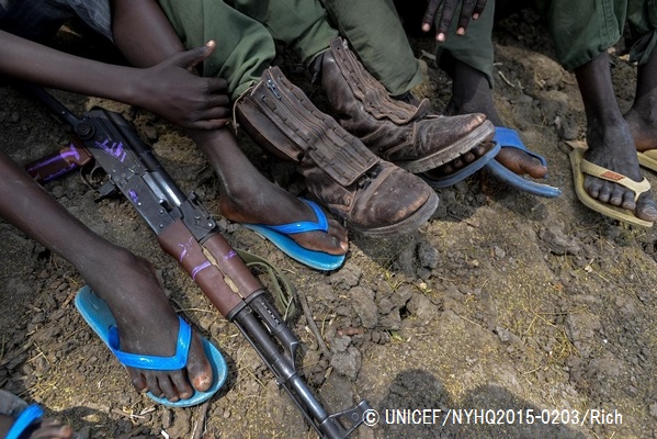 武装勢力から解放された子どもたち。（南スーダン）© UNICEF_NYHQ2015-0203_Rich