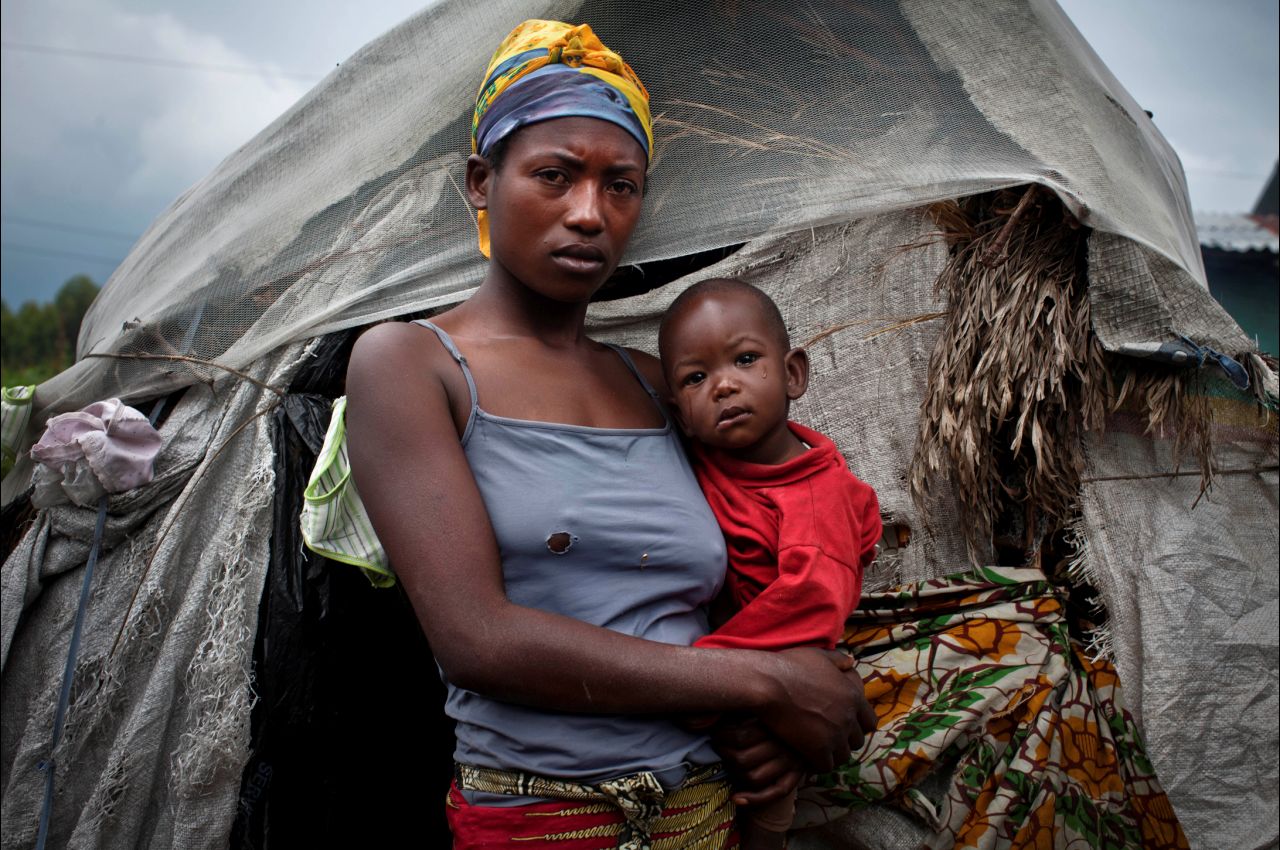 コンゴ東部からウガンダへ新たに37000人もの子どもが避難戦闘再燃による暴力から逃れるために