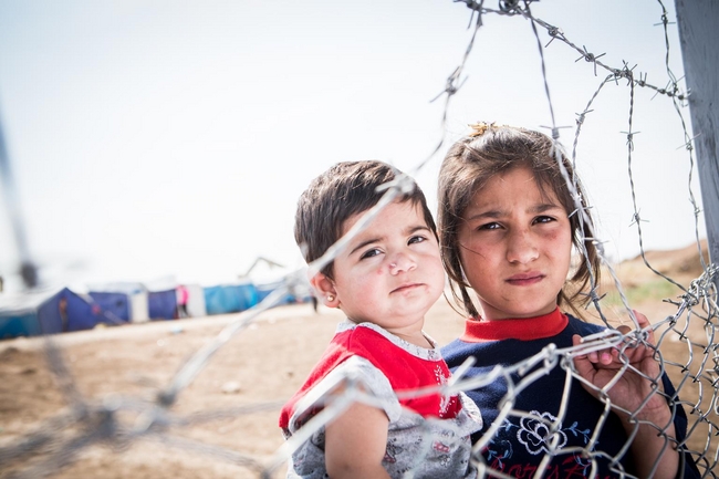 イラク・ドミズ難民キャンプに身を寄せるシリア難民の子どもたち（本文とは直接関係がありません）(c)UNICEF/UKLA2012-00867/KARIN SCHERMBRUCKER