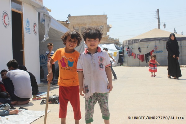家を追われモスクで避難生活を送る子どもたち。（シリア・アレッポ市　2016年8月撮影）　※本文との直接の関係はありません。© UNICEF_UN027720_Al-Issa