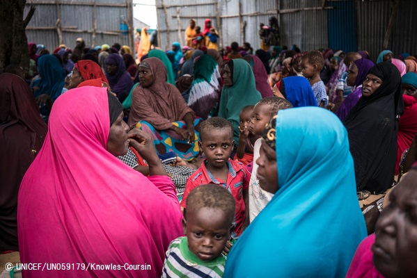 干ばつにより避難を強いられる人たち（ソマリア・モガディシュ）2017年4月9日撮影© UNICEF_UN059179_Knowles-Coursin